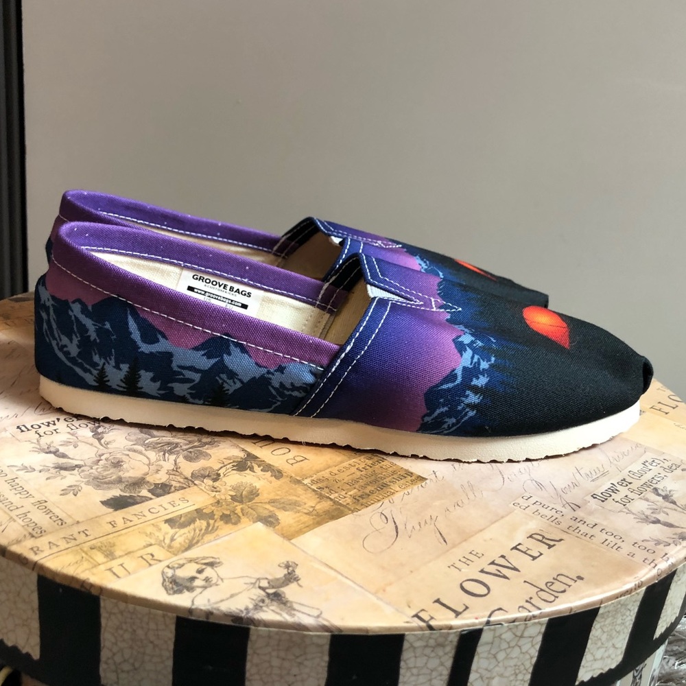 Groove Bags Flats